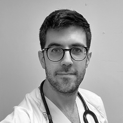 Dr. Adrián Martínez