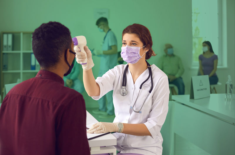 ¿Es mejor ejercer en la sanidad pública o en la privada?