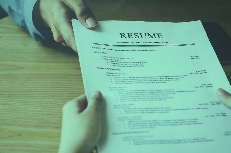 Cómo crear un currículum médico profesional